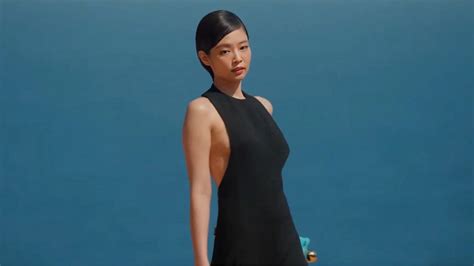 jennie side boob|Blackpinks Jennie Kim Makes Runway Debut for。